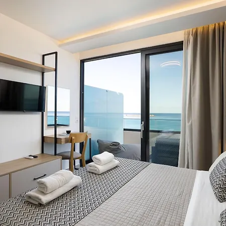 Poseidon Hotel 2*