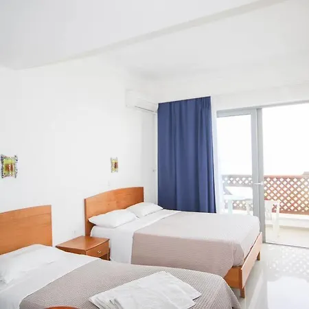 Poseidon 호텔 레팀노