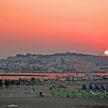 فندق Poseidon 2*
